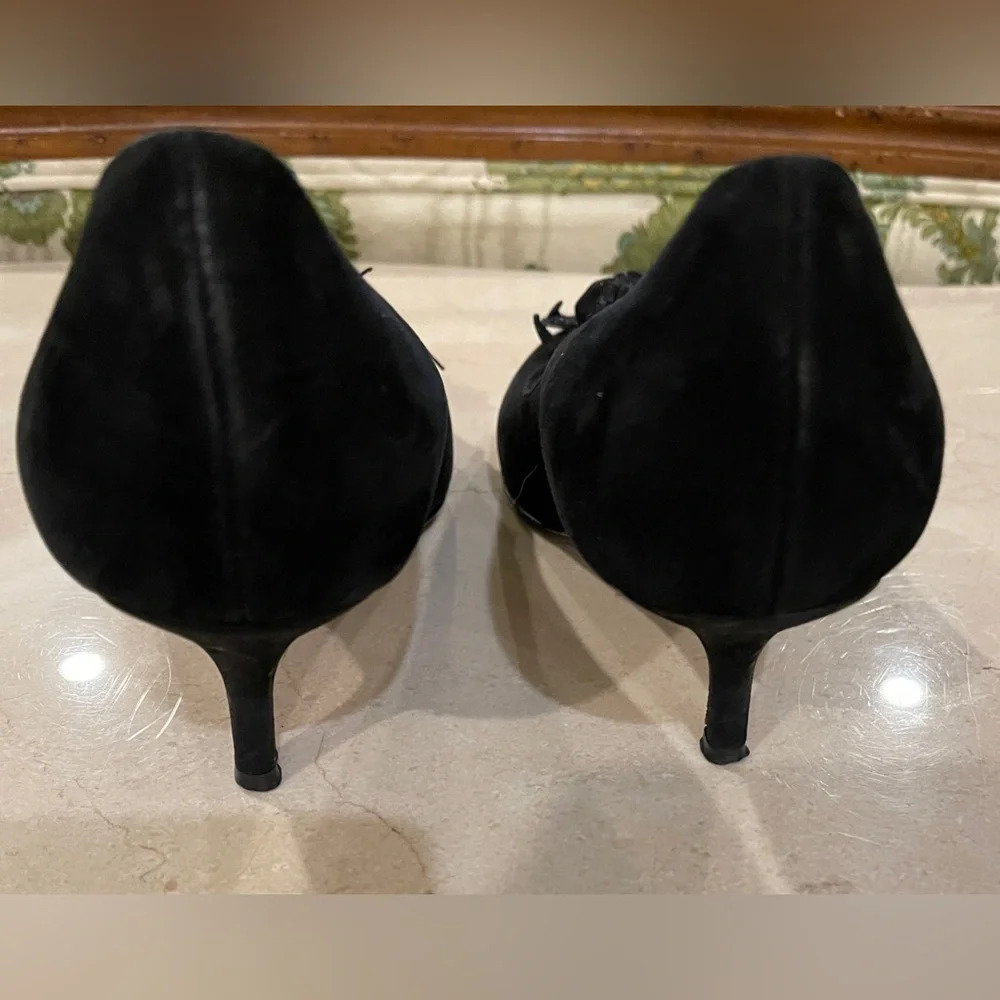 Donald J Pliner Black Suede Floral Heels 7 Medium Good Condition